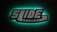 Slide Cologne - Die neue Kunsteis-Arena in Köln