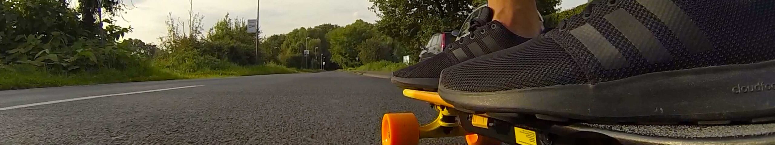 Ein günstiges E-SKATEBOARD für Anfänger | Kurzes Unboxing und Testfahrt